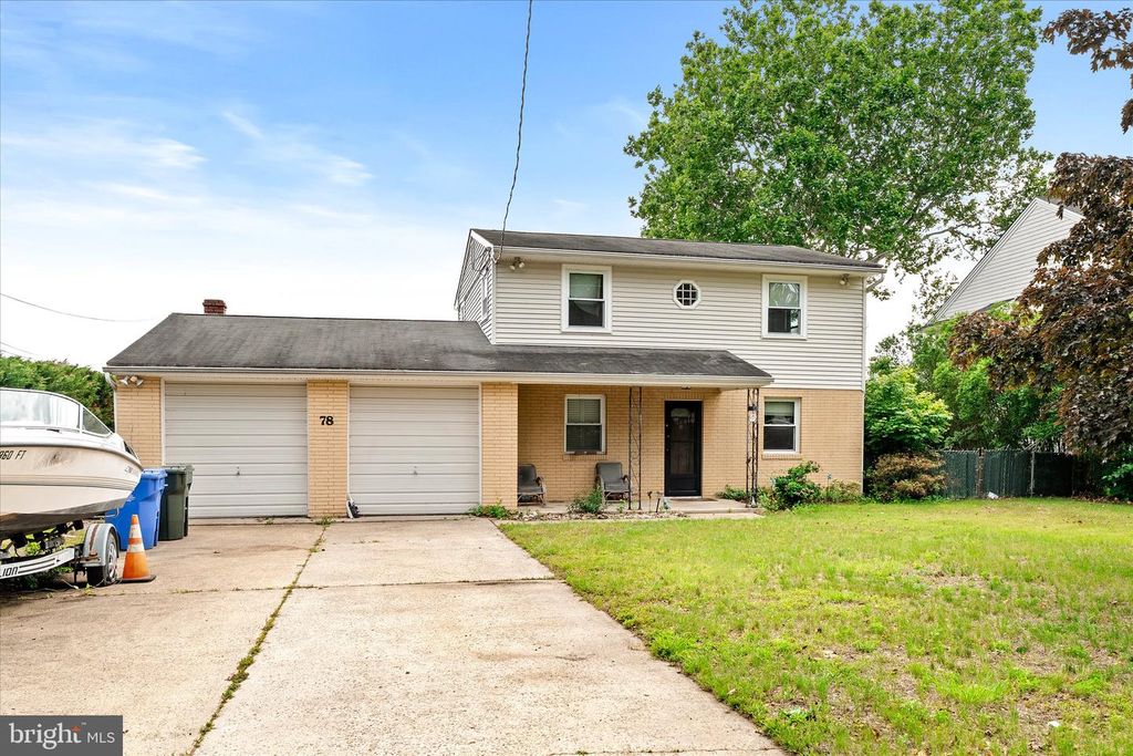 78 LAKE DR, Beverly, NJ 08010