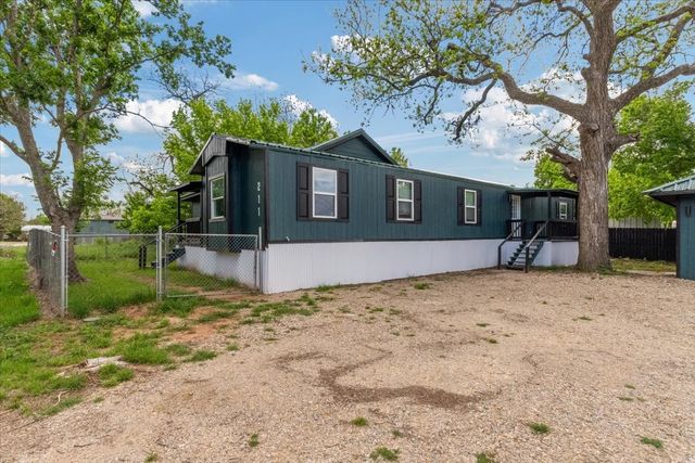 211 Kickapoo Trail, Weatherford, TX 76087