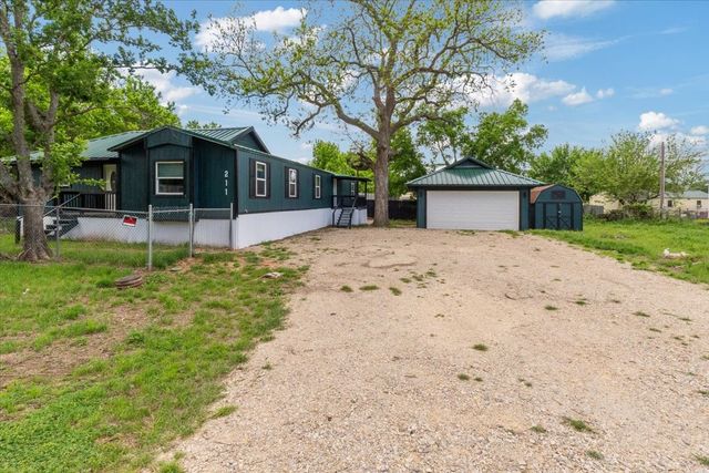 211 Kickapoo Trail, Weatherford, TX 76087