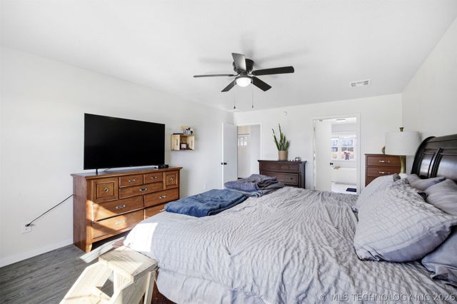 2201 W Main Street, Henryetta, OK 74437