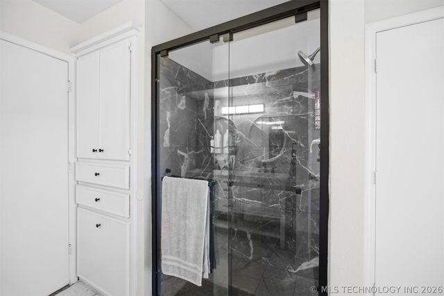 2201 W Main Street, Henryetta, OK 74437