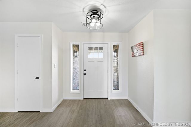 2201 W Main Street, Henryetta, OK 74437