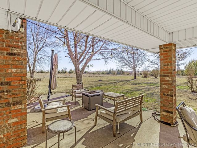 2201 W Main Street, Henryetta, OK 74437