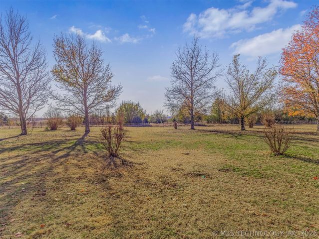 2201 W Main Street, Henryetta, OK 74437