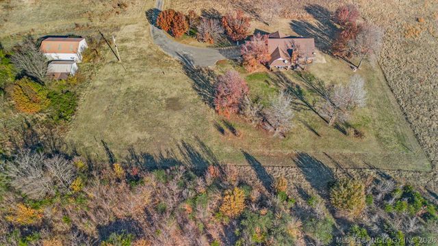 2201 W Main Street, Henryetta, OK 74437