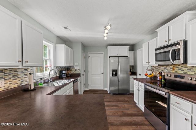 212 Marsh Haven Drive, Sneads Ferry, NC 28460