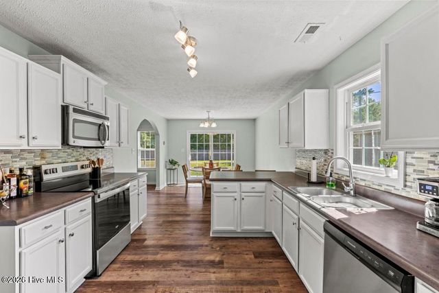 212 Marsh Haven Drive, Sneads Ferry, NC 28460