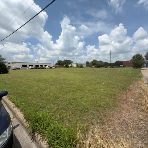 3905 Industrial Street, Rowlett, TX 75088