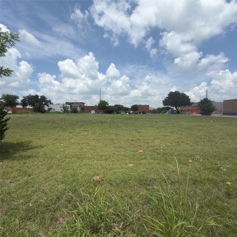 3905 Industrial Street, Rowlett, TX 75088
