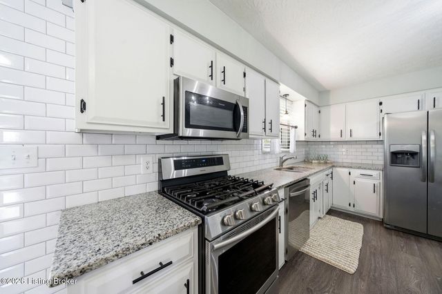 328 Kennedy Dr, Mt Washington, KY 40047