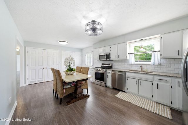 328 Kennedy Dr, Mt Washington, KY 40047