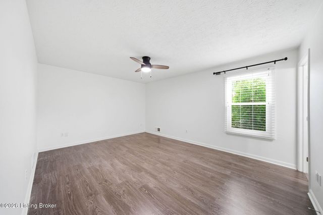 328 Kennedy Dr, Mt Washington, KY 40047