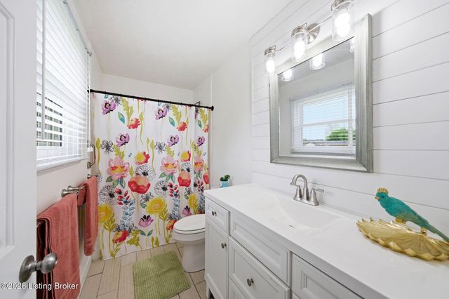 328 Kennedy Dr, Mt Washington, KY 40047