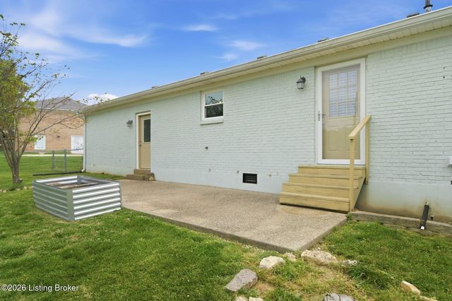 328 Kennedy Dr, Mt Washington, KY 40047