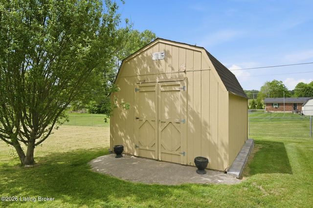 328 Kennedy Dr, Mt Washington, KY 40047