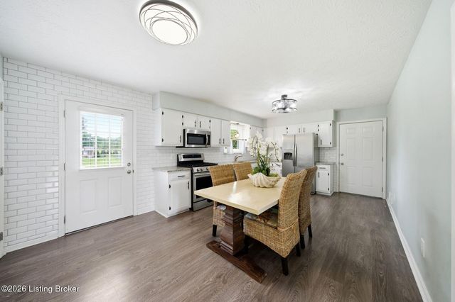 328 Kennedy Dr, Mt Washington, KY 40047