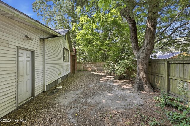 210 N Dyer Street, Elizabeth City, NC 27909