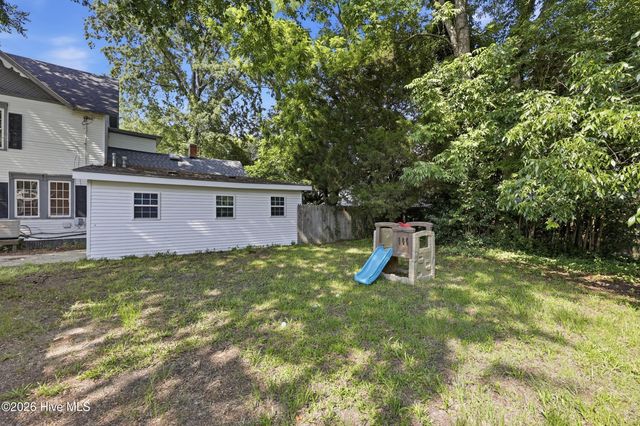 210 N Dyer Street, Elizabeth City, NC 27909