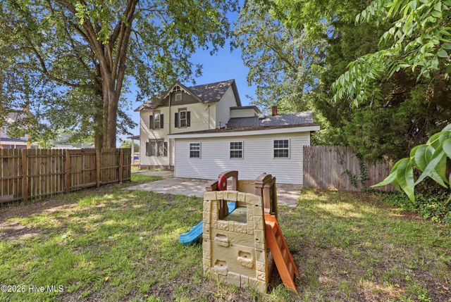 210 N Dyer Street, Elizabeth City, NC 27909