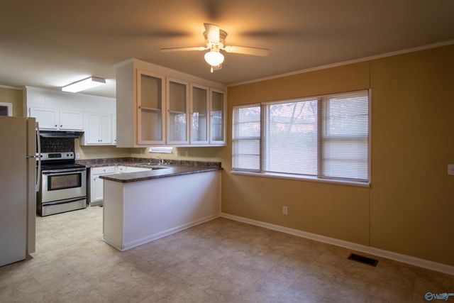 3104 Cumbress Circle NW, Huntsville, AL 35810