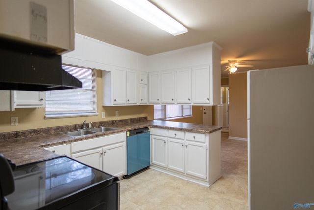 3104 Cumbress Circle NW, Huntsville, AL 35810