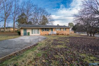 3104 Cumbress Circle NW, Huntsville, AL 35810