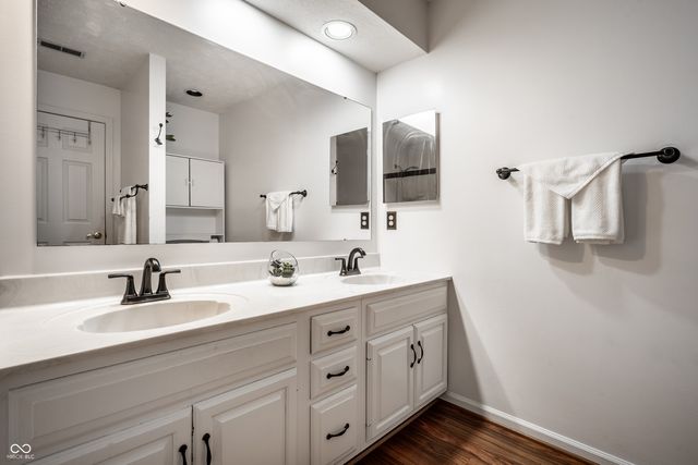 1733 Cloister Drive, Indianapolis, IN 46260