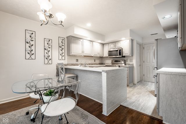 1733 Cloister Drive, Indianapolis, IN 46260