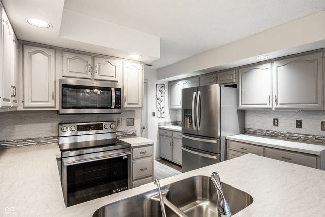 1733 Cloister Drive, Indianapolis, IN 46260