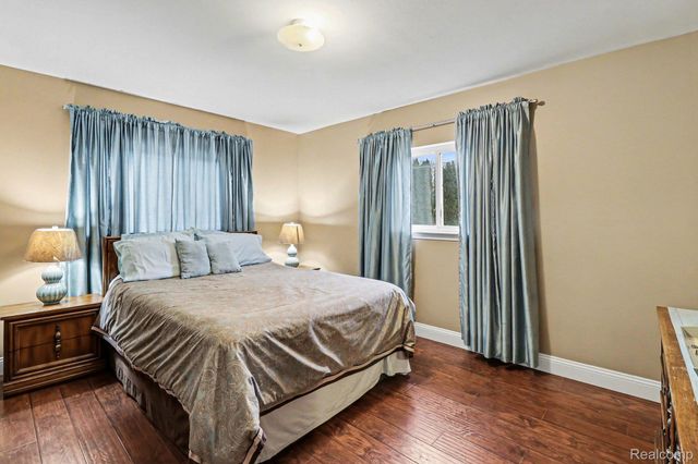 27036 Sandy Hill Lane, Lyon Charter Township, MI 48165