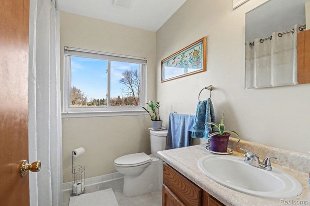 27036 Sandy Hill Lane, Lyon Charter Township, MI 48165