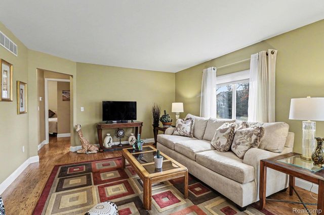 27036 Sandy Hill Lane, Lyon Charter Township, MI 48165