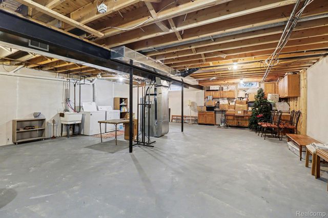 27036 Sandy Hill Lane, Lyon Charter Township, MI 48165