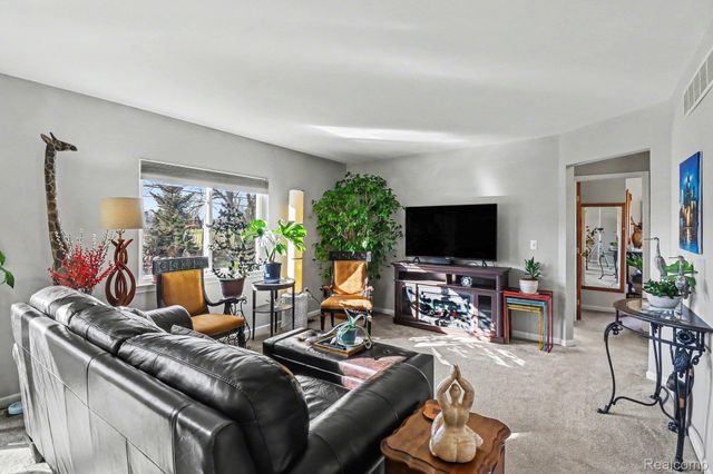 27036 Sandy Hill Lane, Lyon Charter Township, MI 48165