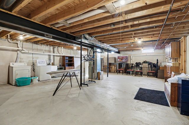 27036 Sandy Hill Lane, Lyon Charter Township, MI 48165