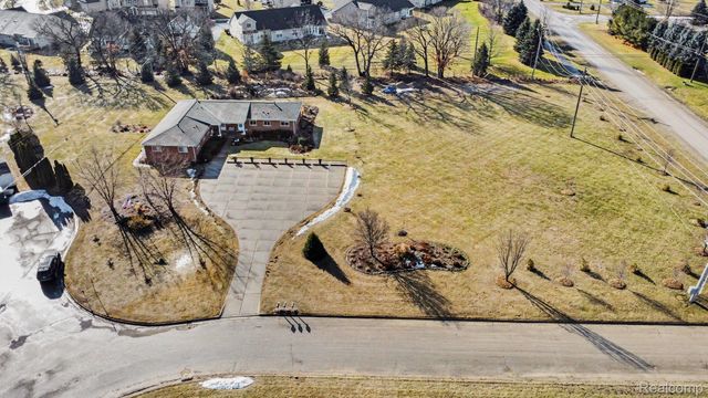 27036 Sandy Hill Lane, Lyon Charter Township, MI 48165