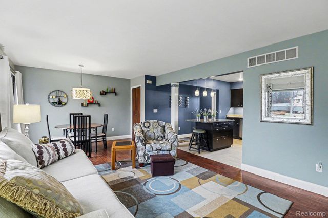 27036 Sandy Hill Lane, Lyon Charter Township, MI 48165