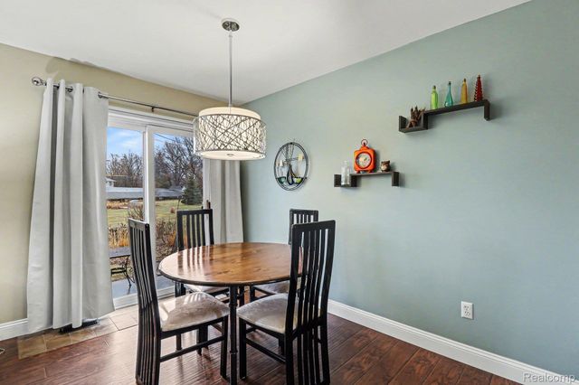 27036 Sandy Hill Lane, Lyon Charter Township, MI 48165