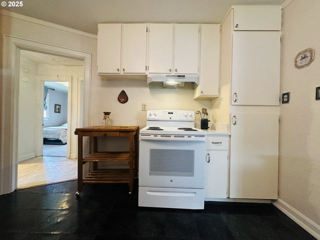 924 CHAMBERS St, Eugene, OR 97402
