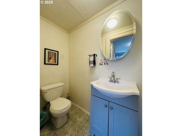 924 CHAMBERS St, Eugene, OR 97402