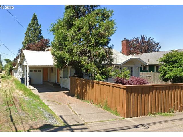 924 CHAMBERS St, Eugene, OR 97402