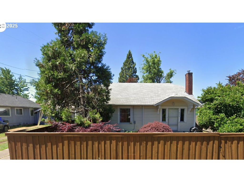 924 CHAMBERS St, Eugene, OR 97402