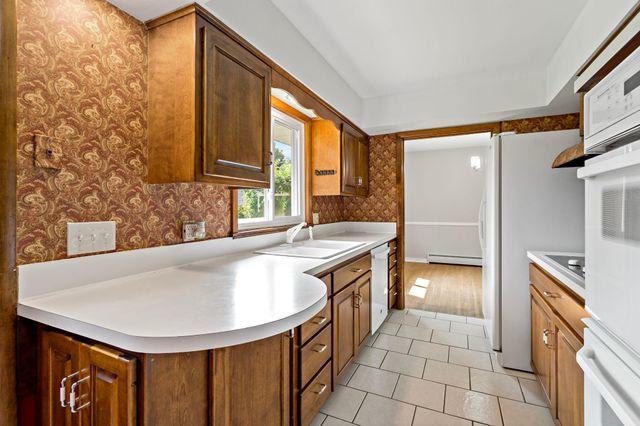 3567 Leroy Street, Deephaven, MN 55391