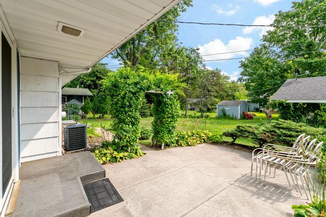 3567 Leroy Street, Deephaven, MN 55391