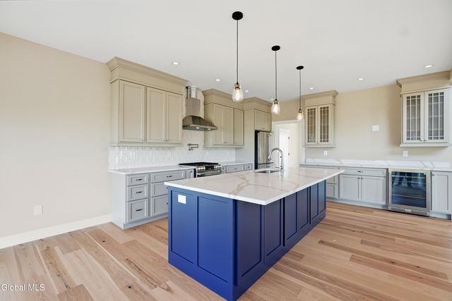 1 Welding Way, Colonie, NY 12047