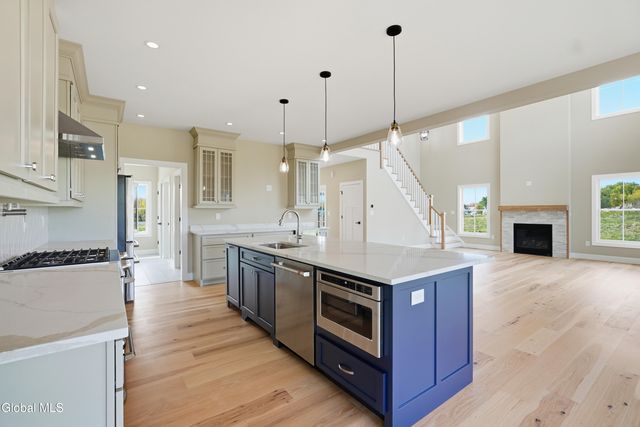 1 Welding Way, Colonie, NY 12047