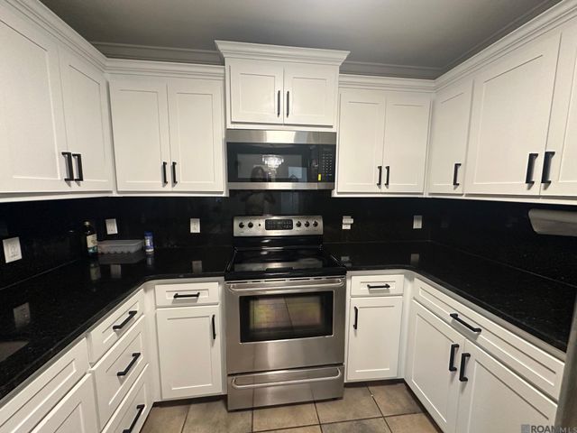 17240 Rennes Rd, Prairieville, LA 70769