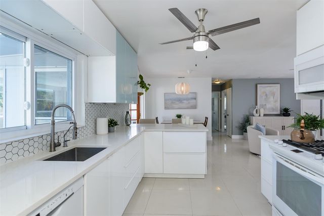 1435 77TH AVENUE N, St Petersburg, FL 33702