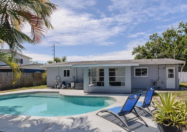 1435 77TH AVENUE N, St Petersburg, FL 33702