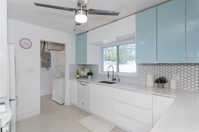 1435 77TH AVENUE N, St Petersburg, FL 33702